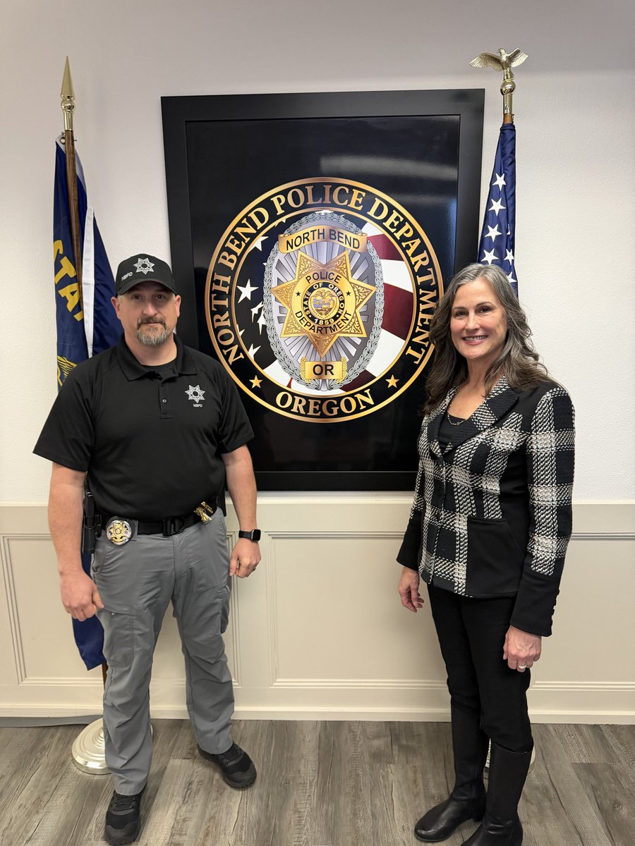 MoniqueforCongress tweet media