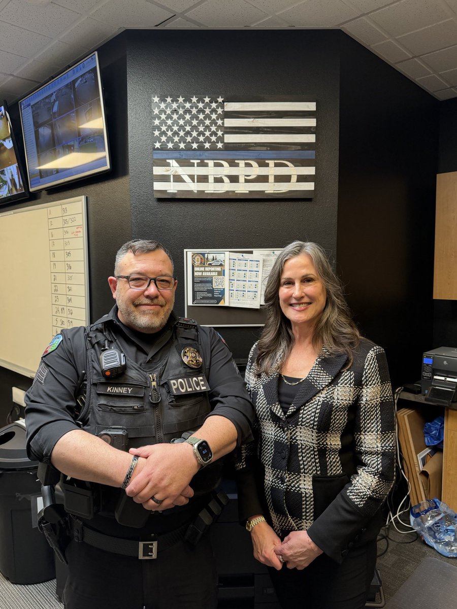 MoniqueforCongress tweet media