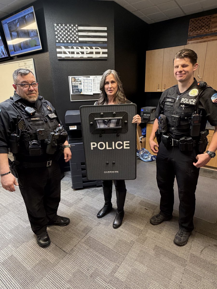 MoniqueforCongress tweet media