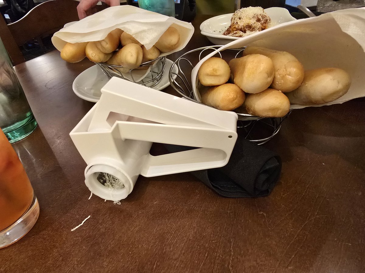 🌊Esmie, Fish wife🏺|🔞 Back on Monitoring tweet media