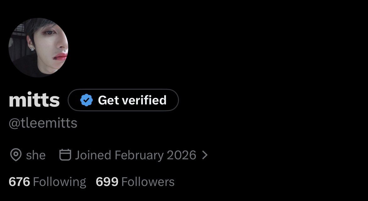mitts tweet media