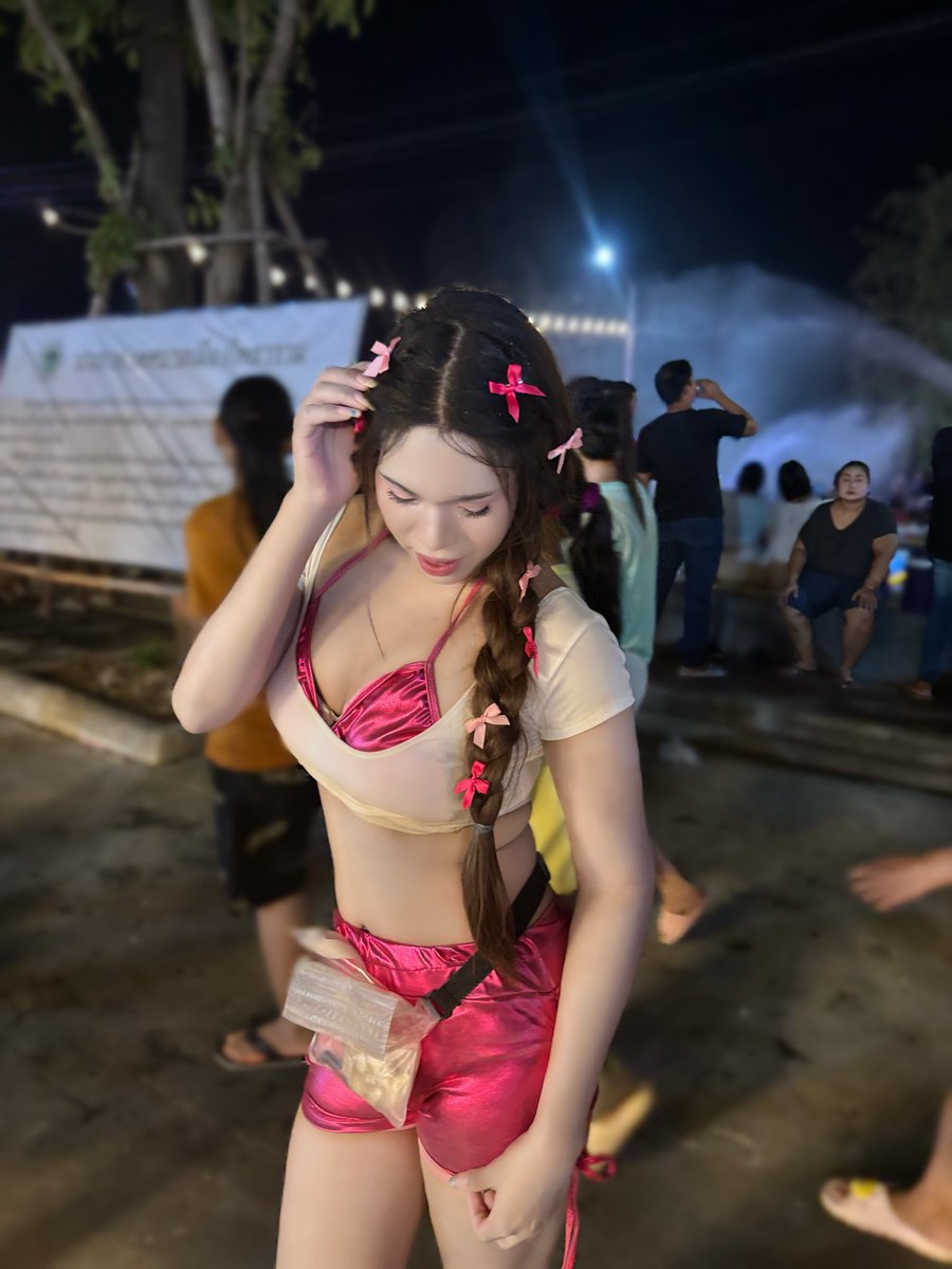 ขนม ถังเเตก ช่อง3 tweet media