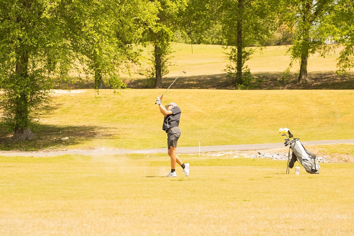 knigh003's tweet photo. Congratulations to the JV Boys for finishing Runner-Up in the Cullman County Golf Tournament! https://t.co/1ENwUtP3yL