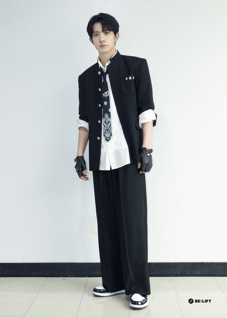 ella ENHYPEN IS 7! tweet media