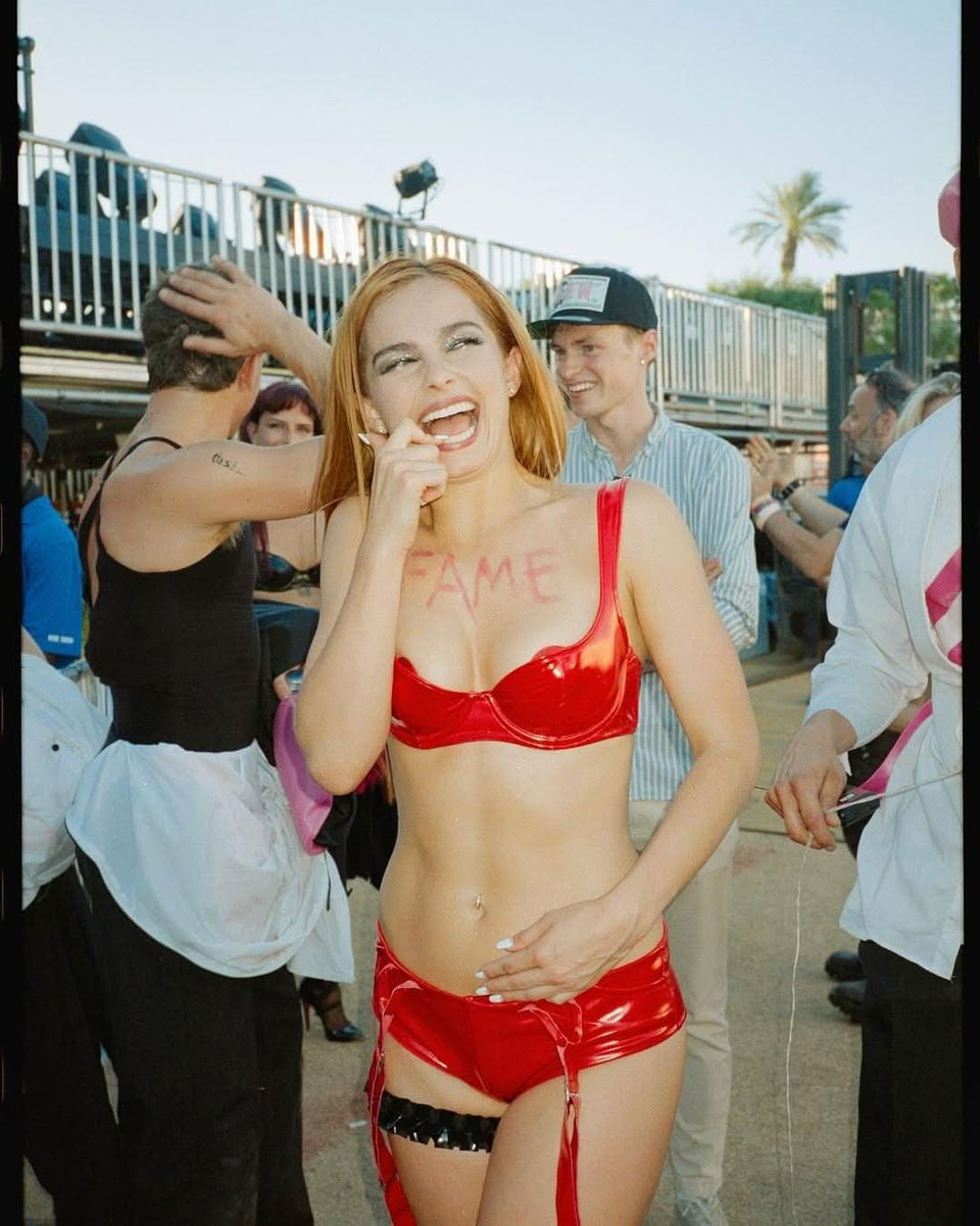 AddisonDiscord's tweet image. Addison Rae's team seemingly hints at a surprise for Addison's Week 2 performance:

“Sunraes, see you at weekend✌🏼! If you won’t be there physically, make sure you join the livestream early. You don’t wanna miss it!🩷”