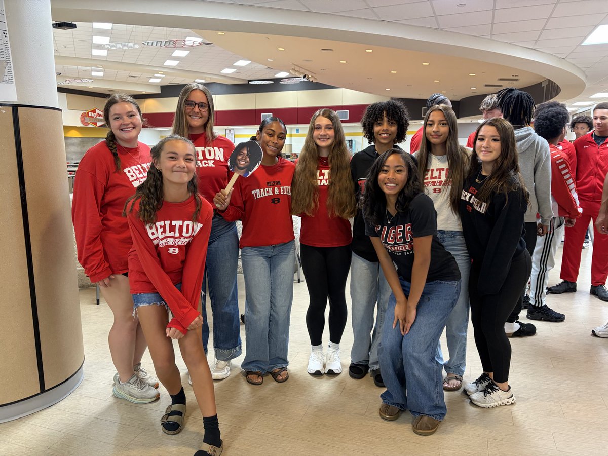 LadyTigerTrack's tweet photo. Walk the Halls!! Excited for these athletes that are competing in the 15/16 5A Area Track Meet tomorrow in Corsicana! Go Tigers!! #TigerGrit @BeltonISDAth @BeltonTigerABC @BeltonHS https://t.co/it3KB6Jxp4