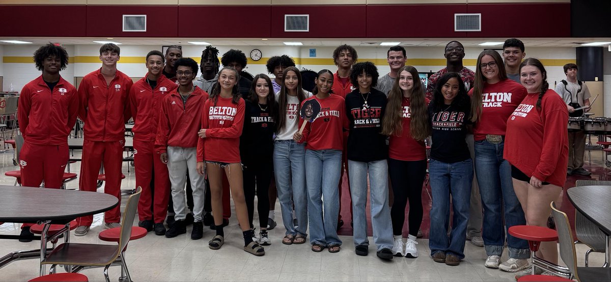 LadyTigerTrack's tweet photo. Walk the Halls!! Excited for these athletes that are competing in the 15/16 5A Area Track Meet tomorrow in Corsicana! Go Tigers!! #TigerGrit @BeltonISDAth @BeltonTigerABC @BeltonHS https://t.co/it3KB6Jxp4
