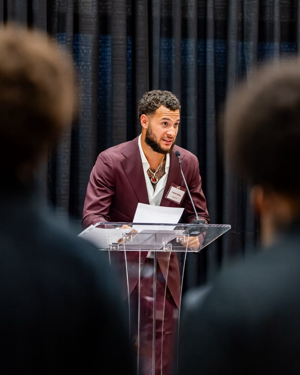 HokiesFB's tweet photo. That’s a wrap on Hokie Huddle!

Thank you to all the professionals and business that came to network with our Hokies- building connections that last!

#LetsGoHokies https://t.co/YDDhuetU70