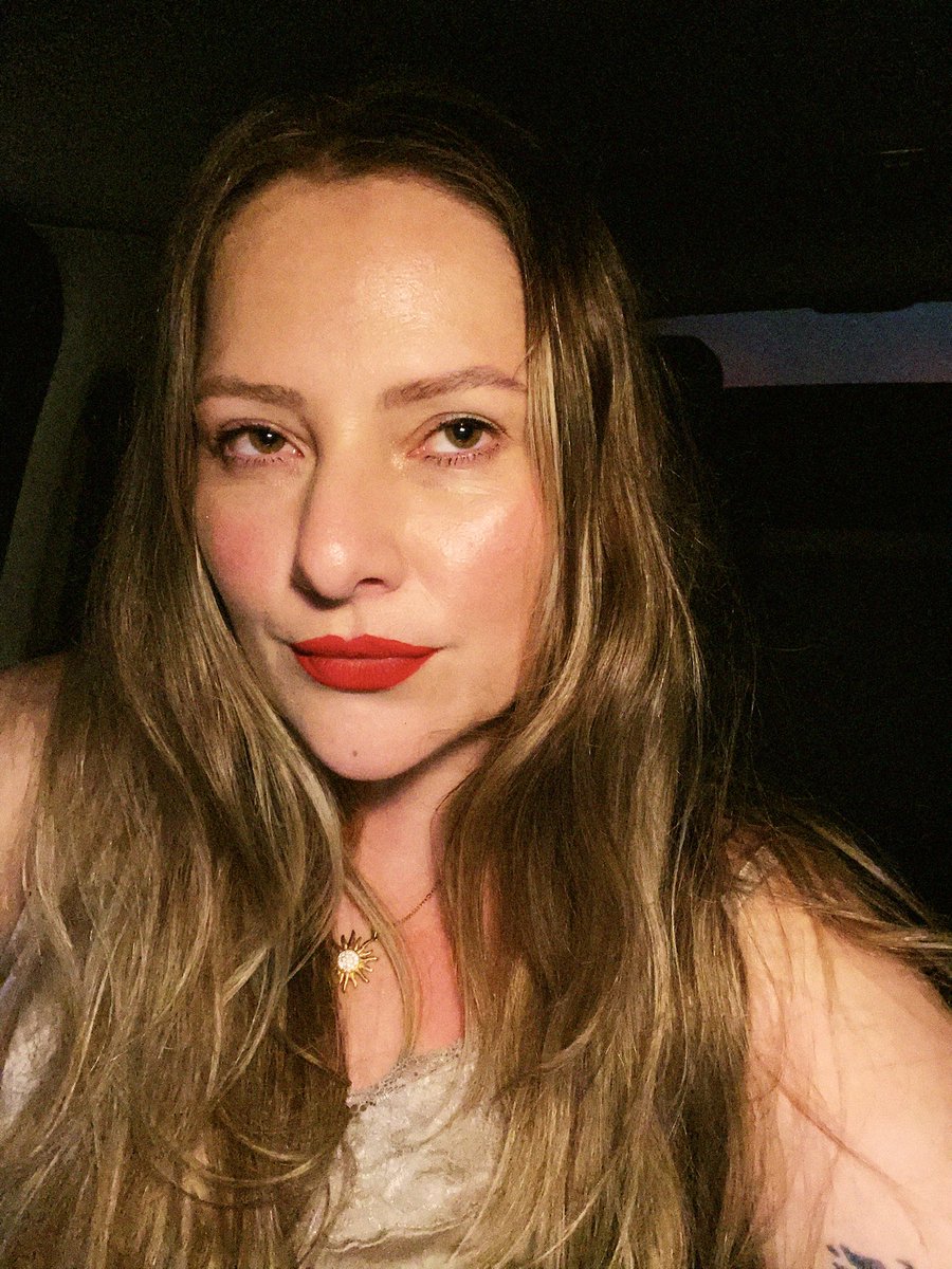 mberalien's tweet photo. ta bem mona, ta bem https://t.co/e1P6CnTup7