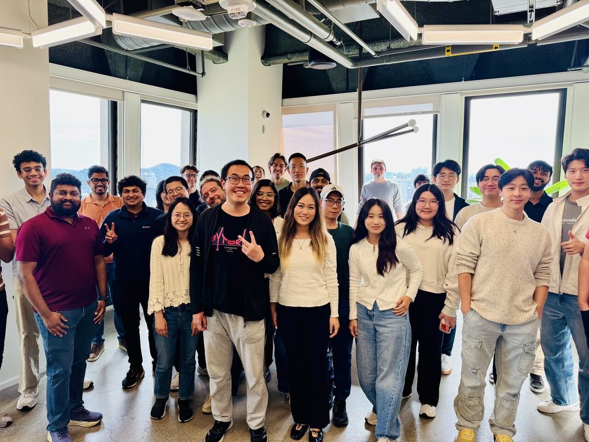 oceanveo's tweet photo. We had a great time joining Reading Club 02 and connecting with the Bay Area robotics community @saturdayrobotic. Loved the energy in the room!
It was especially exciting to learn about the “JEPA family” from @JulianSaks’ keynote and connect with talented people in the field like @ClaraChengGo.
Big shoutout to @junfanzhu98 and @aurorafeng_01 for hosting! Looking forward to the next one!🤝