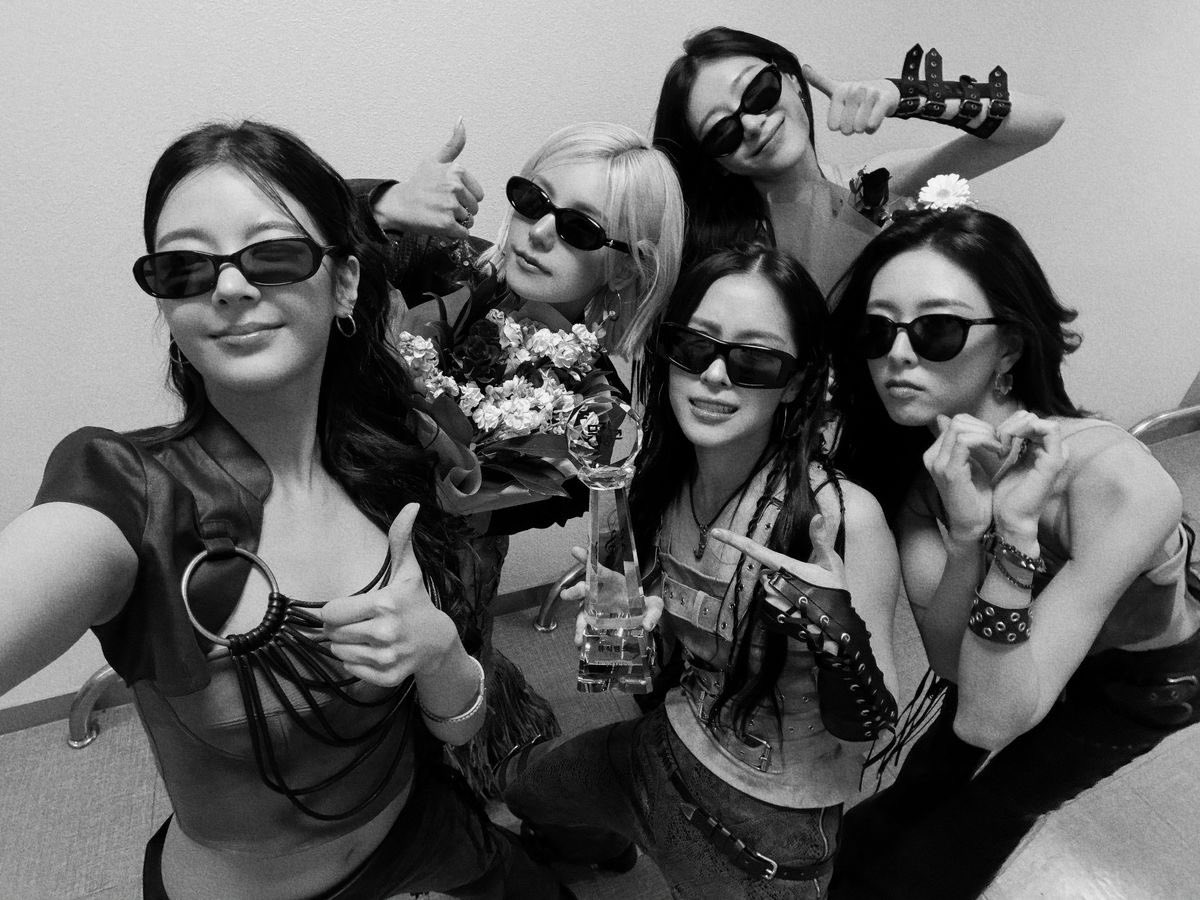 for itzy tweet media