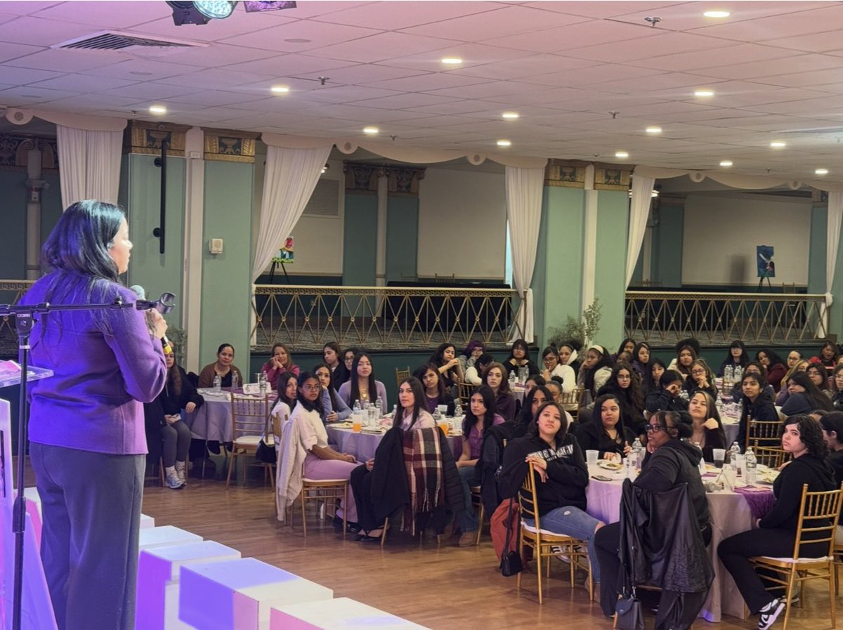 I’m proud that Analilia Mejias won her race for Congress. As a Latina in office, she brings important representation and I supporter her because I believe she will work with integrity and fight for the needs of our community. I look forward to seeing her serve
Latina Empowerment