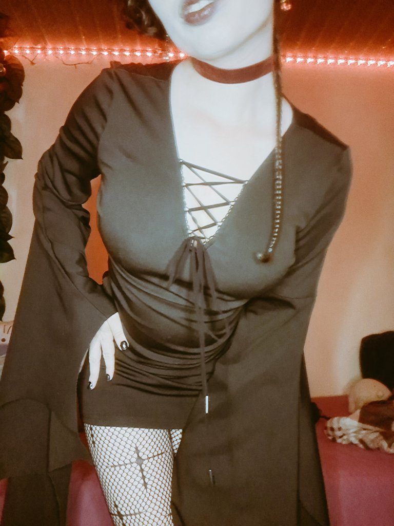 Nth_Ktty's tweet photo. I woke up tonight with that familiar craving… 🦇🩸

The kind that only comes out after midnight.
No face, just me in the shadows, teasing a little and letting you get closer than you probably should.

Link in bio.
#Fansly #NSFWPromos #Amateur https://t.co/z1ZMrnYbOR