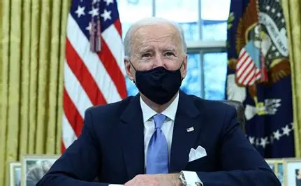 I'm seeing a disturbing pattern. I don't want or like it. And I hate to make the analogy. 
But Trump's increasingly non-sensical, contradictory, and bizarre statements, combined with his obvious and outrageous lies and behavior, have begun to remind me of another, previous POTUS