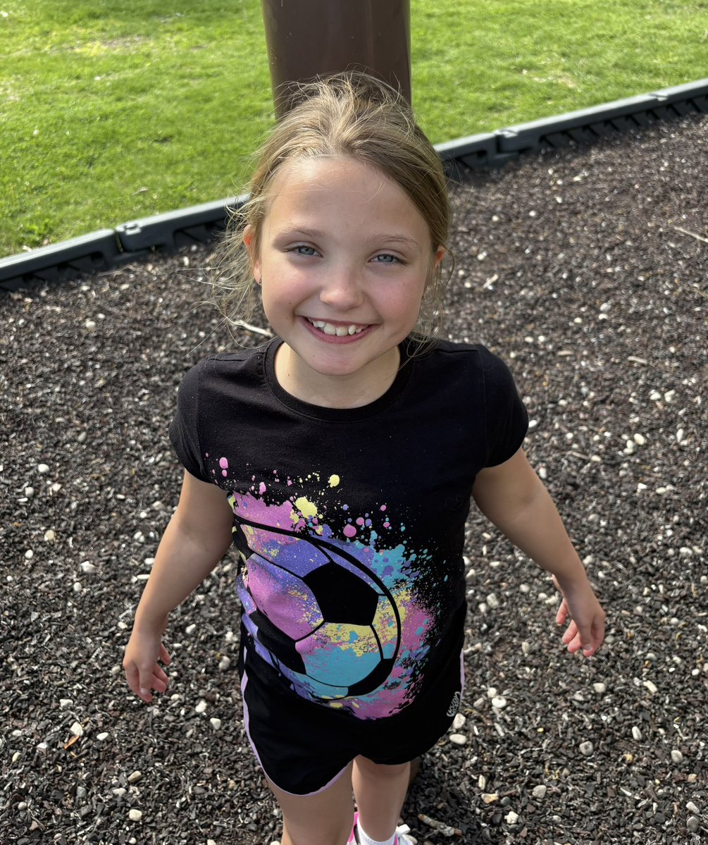 JamesPBruce's tweet image. Took my mini me to the park today. ☀️ I love her so much!  #ProudDad 💕