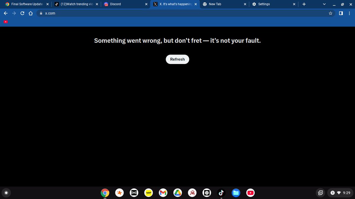 lbplushies's tweet photo. THE CHAT BUTTON WAS DISABLED FOR ME AND NOW TWITTER AIN'T LETTING ME BACK INTO MY SCCOUNT WHAT THE FUCK https://t.co/1T6S4OldFE