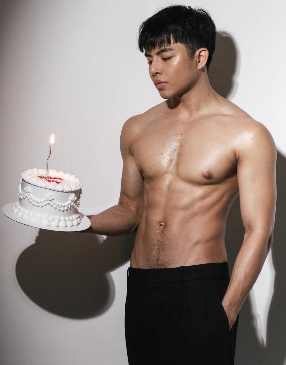 Daily Hot Dudes tweet media