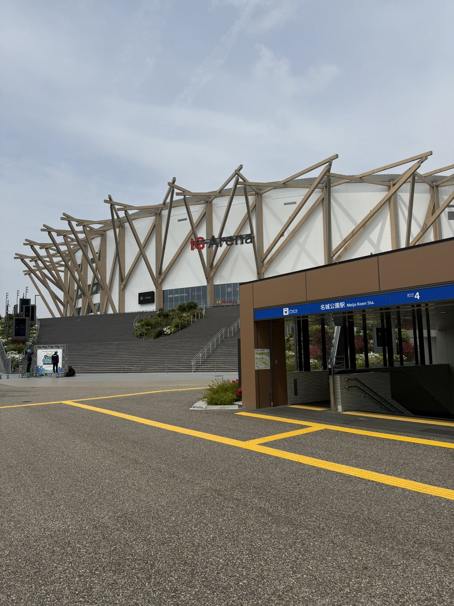 とーる tweet media