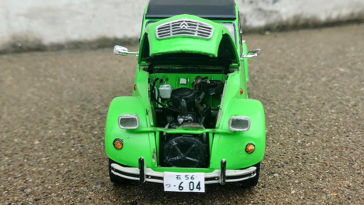 #シトロの日
角目(ロボ顔)の2CVでしか得られない栄養素があります😄