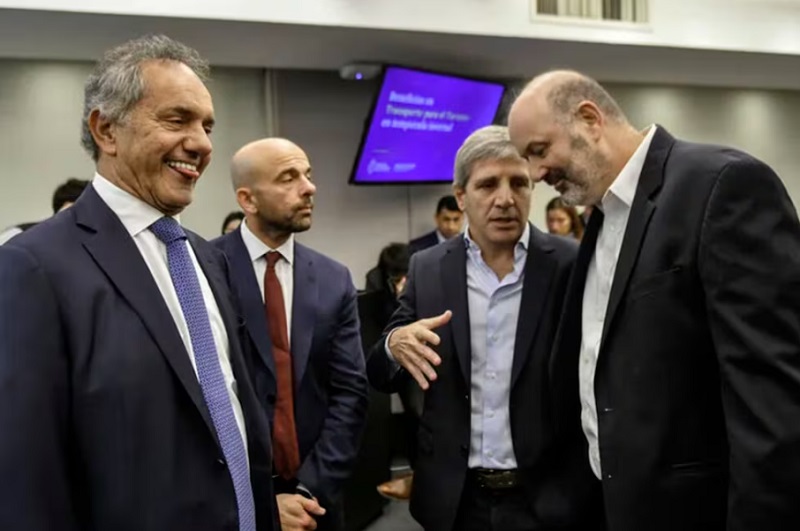 Scioli y la lengua del “idiotes” facho
Por José Luis Lanao
diariolateral.com.ar/scioli-y-la-le…