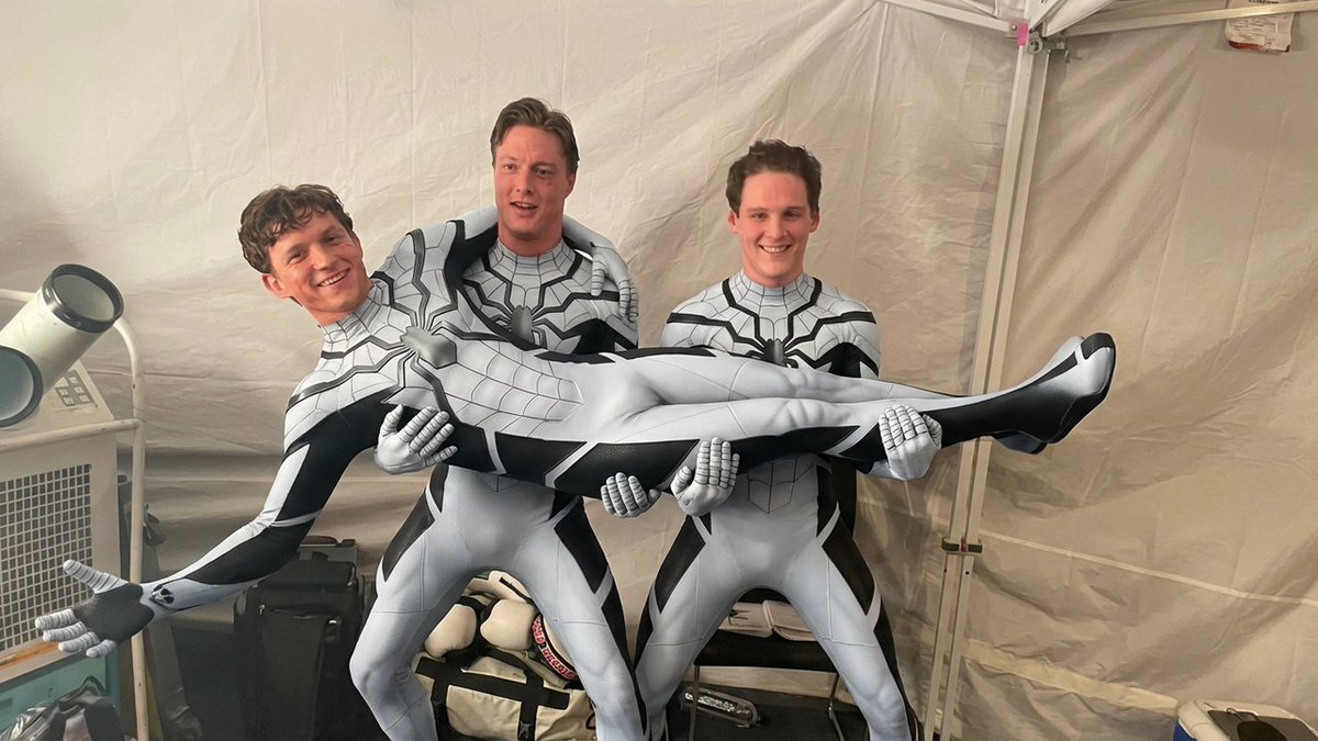 Yellow Minutes tweet media