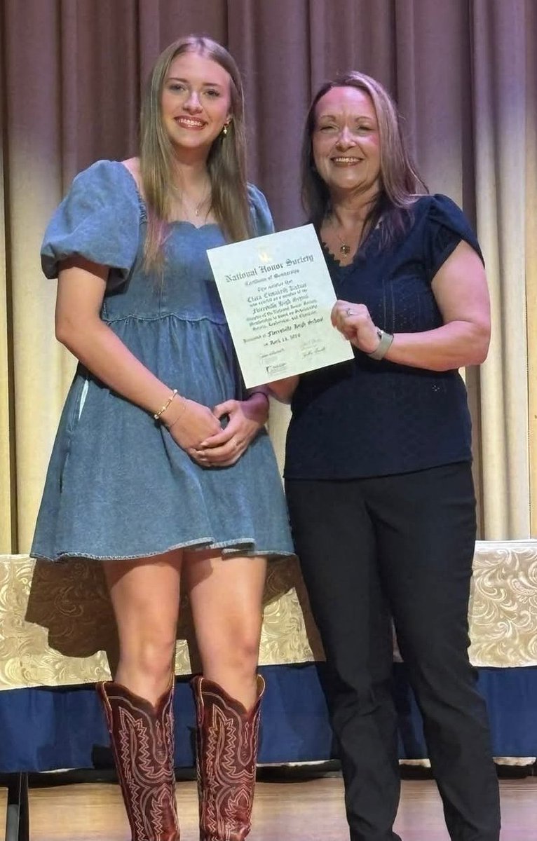 ClaraKotzur's tweet image. National Honor Society induction! #StudentAthlete #2028

@TamaraBednorz @IlyanMartinez @hester1808 @Coach_Aguero @FloresvilleXCTF @Flojagsoftball @bombersaenz16u @SM_Thunder33 @SoftballDown
