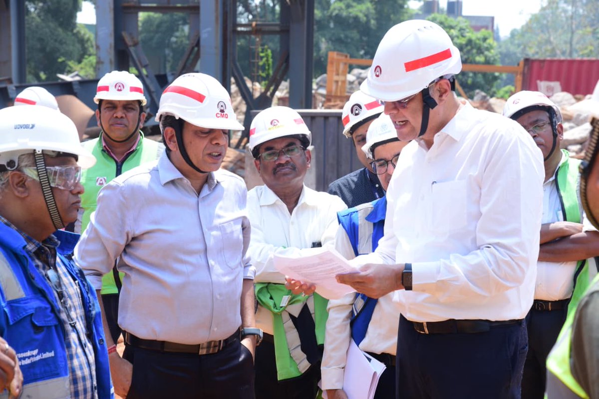 NALCO_India's tweet image. Driving growth with vision and precision! Shri B.P. Singh, @CMDNALCO, along with Shri Jagdish Arora, Director (P&amp;amp;T), undertook detailed site inspections in the presence of project partners at the M&amp;amp;R Complex, #Koraput, to review the progress of #Expansion activities. Accompanied