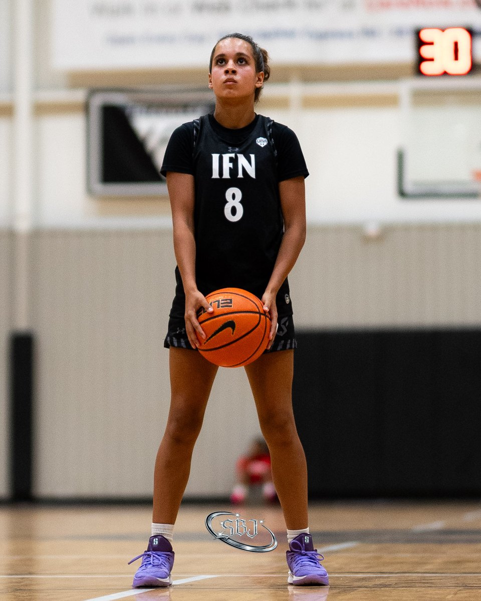 leylamae2029's tweet image. one play at a time🏀
#aau #shesballinextravaganza #underarmour #girlsbasketball
@ifnhoops