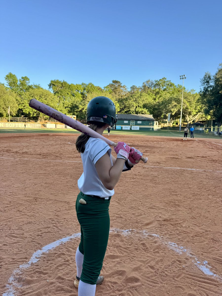 ShylaWiley2027's tweet image. Tough night for us all around. We’ll regroup, get back to work, and come back stronger next game. Every game isn’t going to go your way. But I am grateful for the lessons #teamfirst #grateful #backtowork