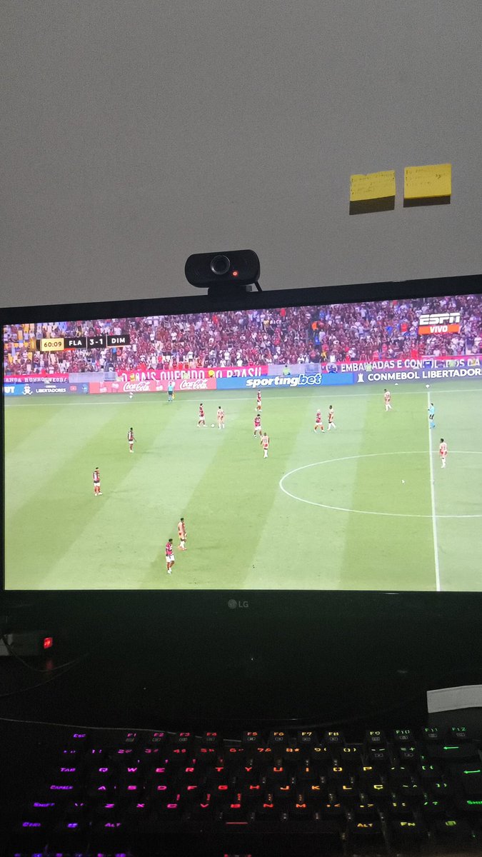 KaykyKn7's tweet photo. Ter que assistir jogo do flamengo em espanhol pq a desgraça da Disney resolveu transmitir jogo só para quem é Premium, e derrubaram tudo os canais do futemax https://t.co/wloQLjl676