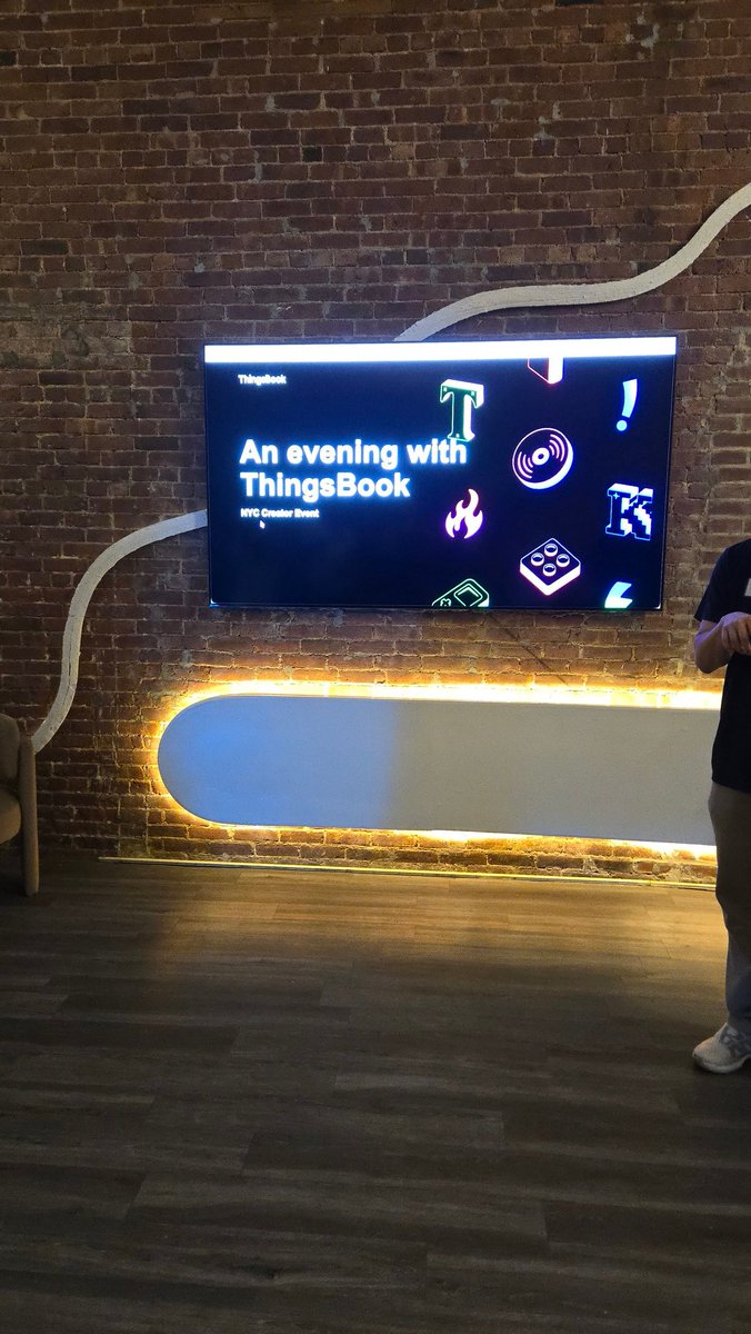 soloswcr's tweet photo. Went to the things book creator event  today! Had a blast learning about the app and meeting new ppl (and pizza) https://t.co/6Zx4m9rbyN