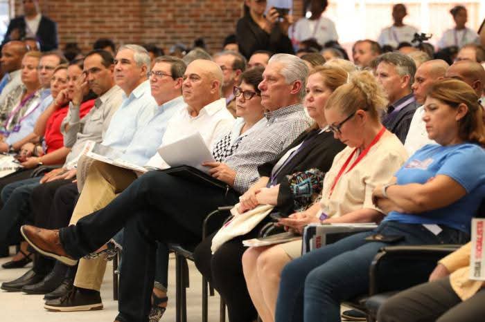 Dirección General de Salud Holguín. tweet media