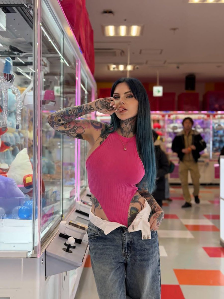 𝐁𝐞𝐜𝐜𝐚 tweet media