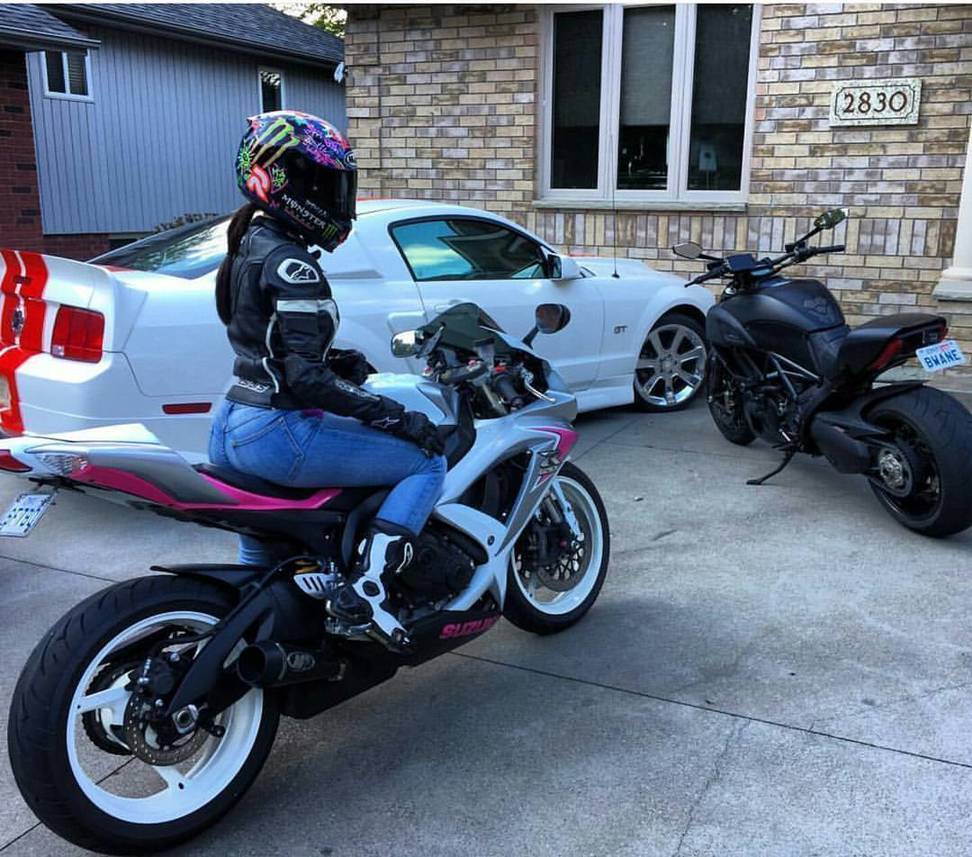 MoreMotorcycles's tweet image. #Suzuki GSXR #Pink
#BikerGirl