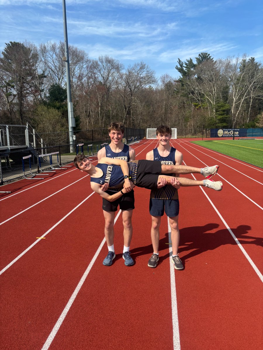 CoachCapone31's tweet photo. Picture day today. This is a terrific group of seniors and leaders on this Hanover Track and Field Team. https://t.co/ne4zTGU6tM