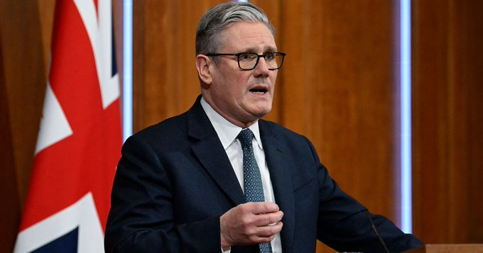 airnewsalerts's tweet image. #British Prime Minister #KeirStarmer and #French President #EmmanuelMacron to host a virtual meeting of world leaders to discuss efforts to reopen #StraitofHormuz and secure vital shipping routes. 

Leaders from around 40 countries are expected to participate in the summit,