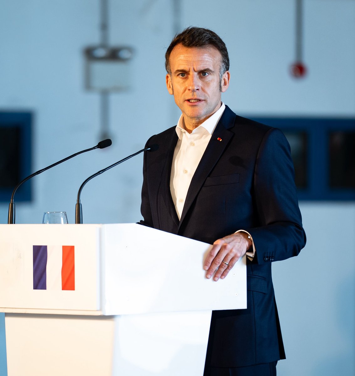 airnewsalerts's tweet image. #British Prime Minister #KeirStarmer and #French President #EmmanuelMacron to host a virtual meeting of world leaders to discuss efforts to reopen #StraitofHormuz and secure vital shipping routes. 

Leaders from around 40 countries are expected to participate in the summit,