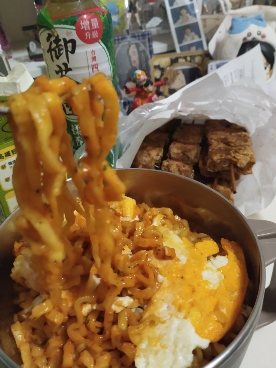 昨天煮的頂級火雞麵 https://t.co/Gm56pM5Sio