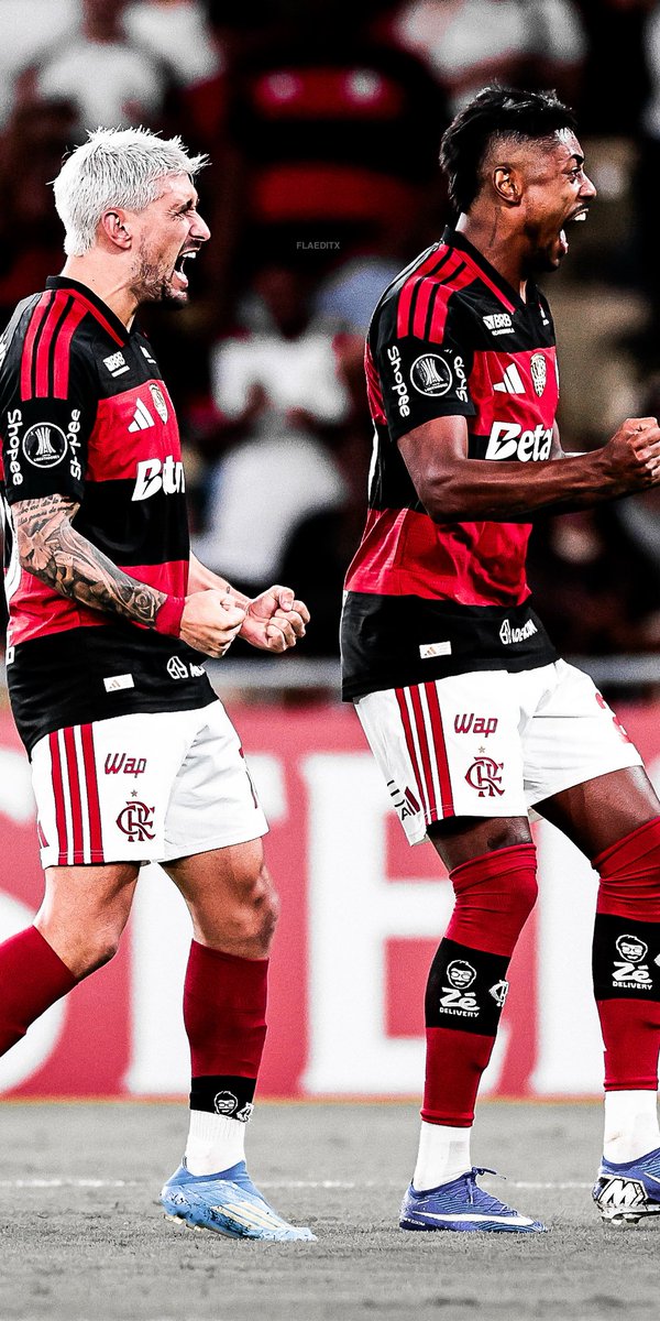 Wallpaper Arrascaeta e Bruno Henrique