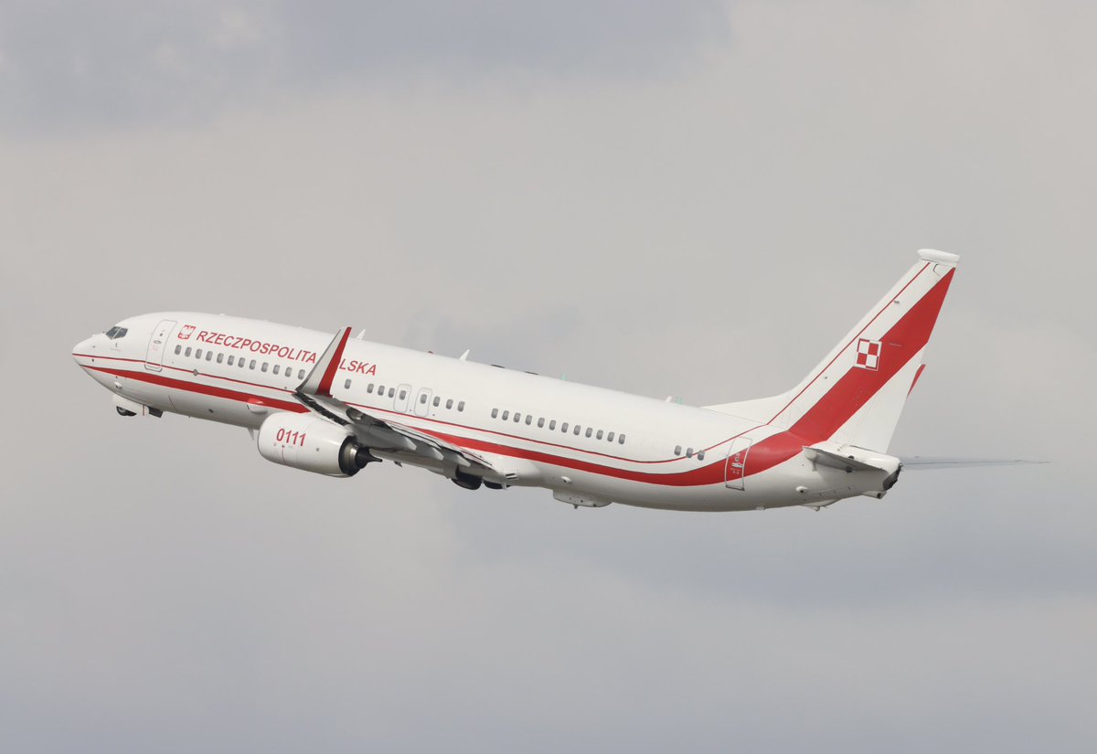 amy1410bi's tweet image. 2026.04.15  羽田空港［RJTT］
ポーランド空軍　🇵🇱政府専用機
Boeing 737-8TV BBJ2 【0111】

4月13〜15日の日程で来日した、ポーランドのドナルド・トゥスク首相を乗せた🇵🇱政府専用機です。

羽田→ソウル→ドゥシャンベ→ワルシャワの順路で無事帰国されました。
#ポーランド空軍　#羽田空港　#RJTT