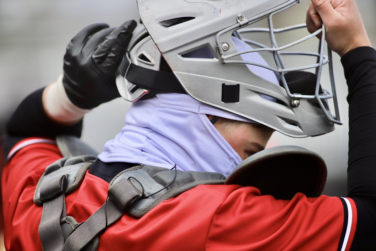 lammyslowdown's tweet image. Happy #Snowday #SeniorDay Thursday to victorious @HHS_KnightsBB 7, @IFHS_Tigers 6 at the H-bomb 

#idpreps @ThePostRegister