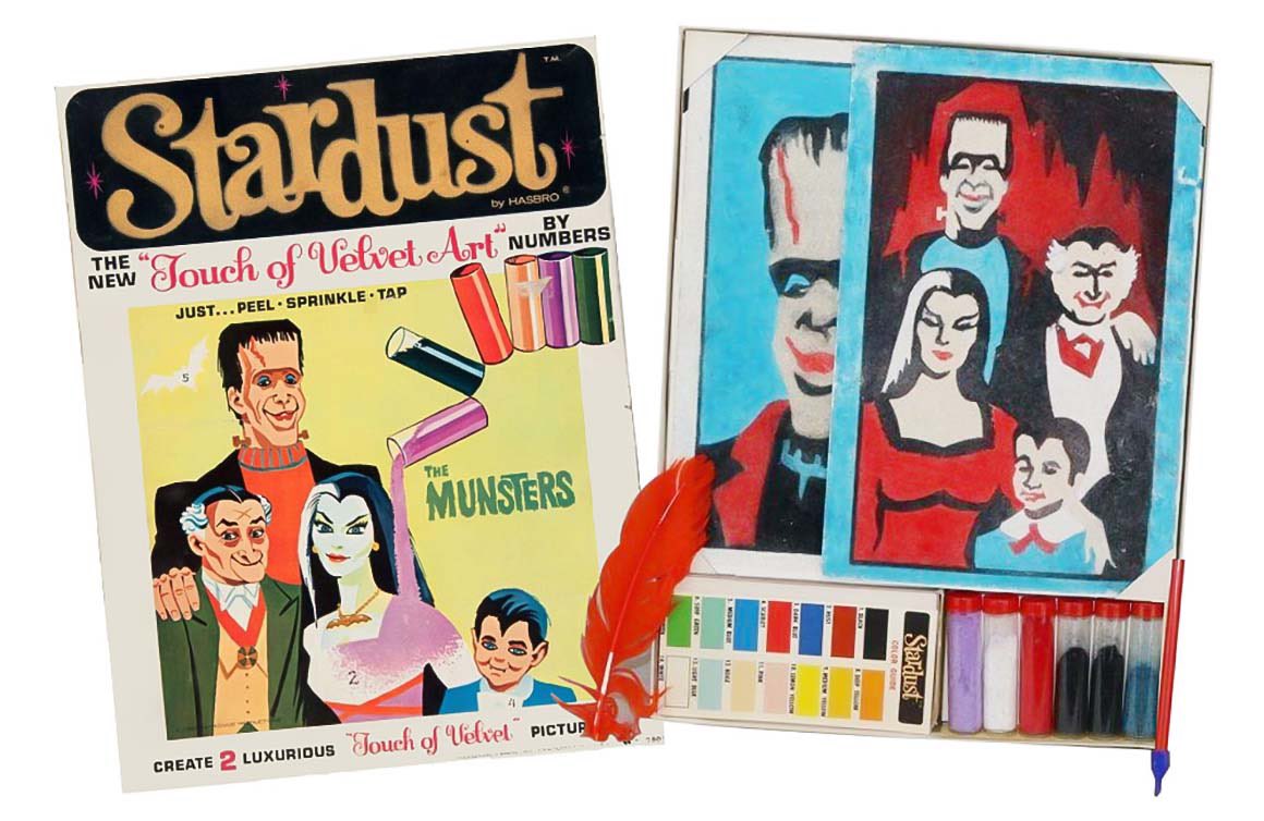 hauntorama's tweet image. Vintage ‘Stardust Touch of Velvet’, a popular 1965 Hasbro arts and crafts kit that used colored flocking to create fuzzy, textured pictures of characters from popular TV shows and movies like The Munsters, Batman, and Mary Poppins.
#Hasbro #HorrorArt #TheMunsters