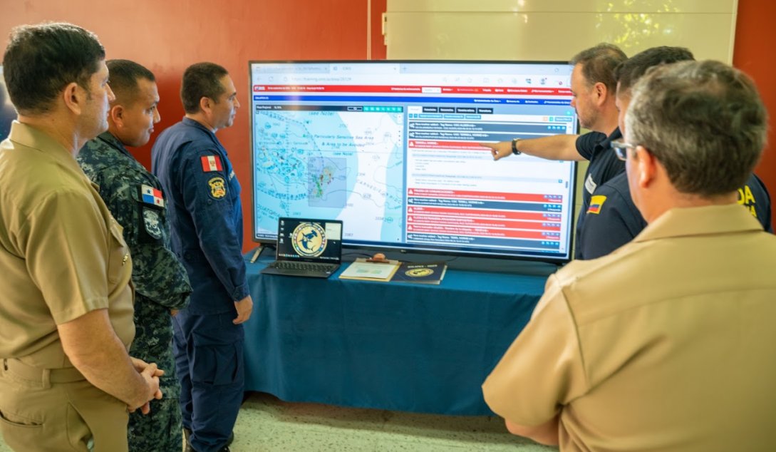 contraluzec's tweet image. El ejercicio incluye 10 fases entre #Salinas y #Galápagos, con unidades operativas ecuatorianas y embarcaciones de países invitados. La meta: fortalecer la cooperación y mejorar la capacidad de respuesta ante amenazas marítimas.