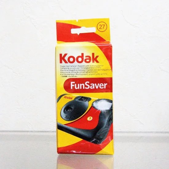 photoyoshioka's tweet photo. 使い切りカメラ Kodak FunSaver 800-27枚撮り フラッシュ付き https://t.co/4aOSV59Gjv

#Kodakのカラーネガフィルム使い切りカメラ　#FunSaver 800-27枚撮り　フラッシュ付きです。
#嬉しい感度800でお楽しみいただけます！
#kodak
#フィルムカメラ
#門真市写真屋 https://t.co/lb6o3KIZBZ