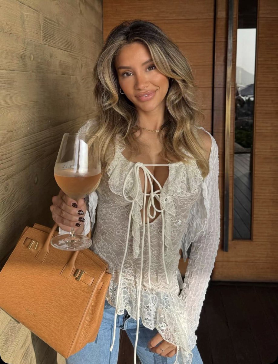 Wine and dine kind of mama