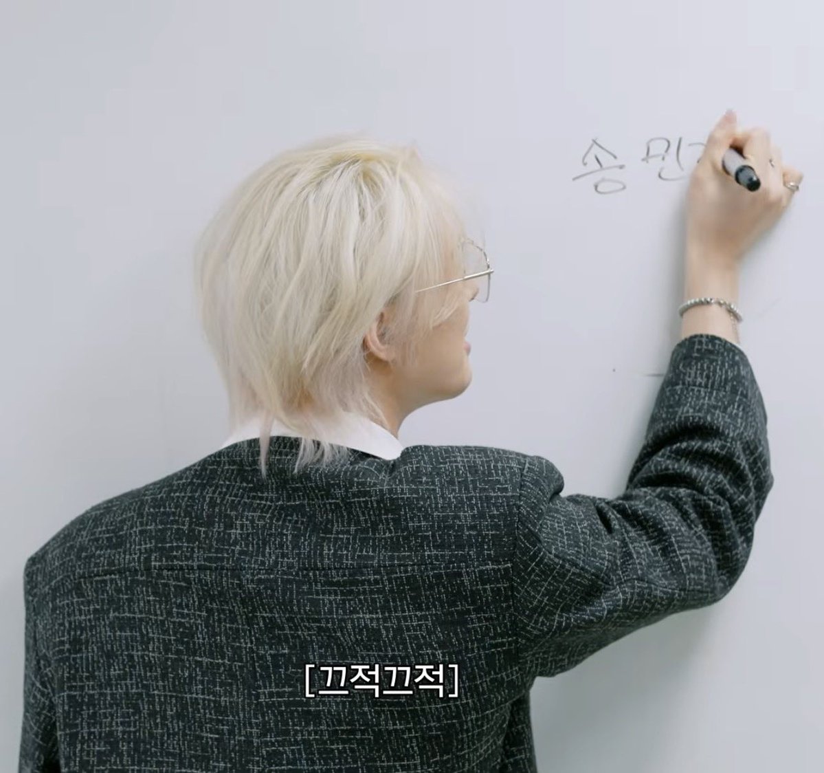 𝐦𝐚𝐫𝐚 💚🌗 tweet media