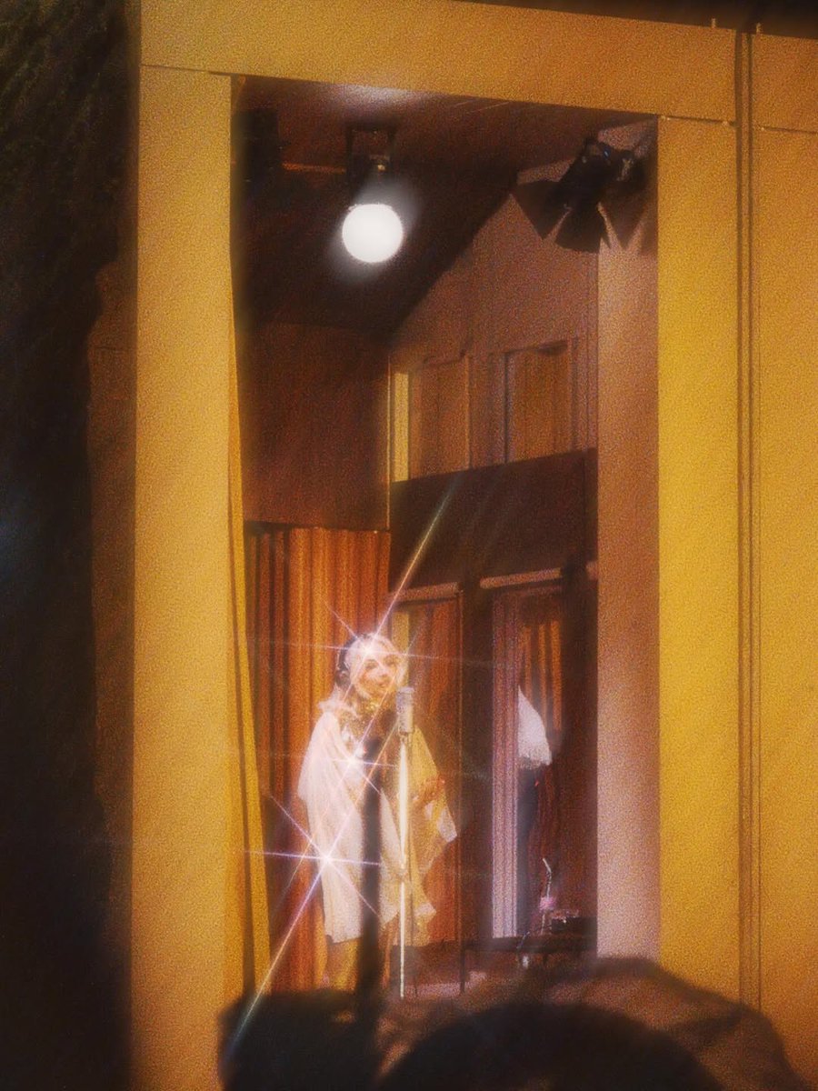 Sabrina Carpenter 4K tweet media