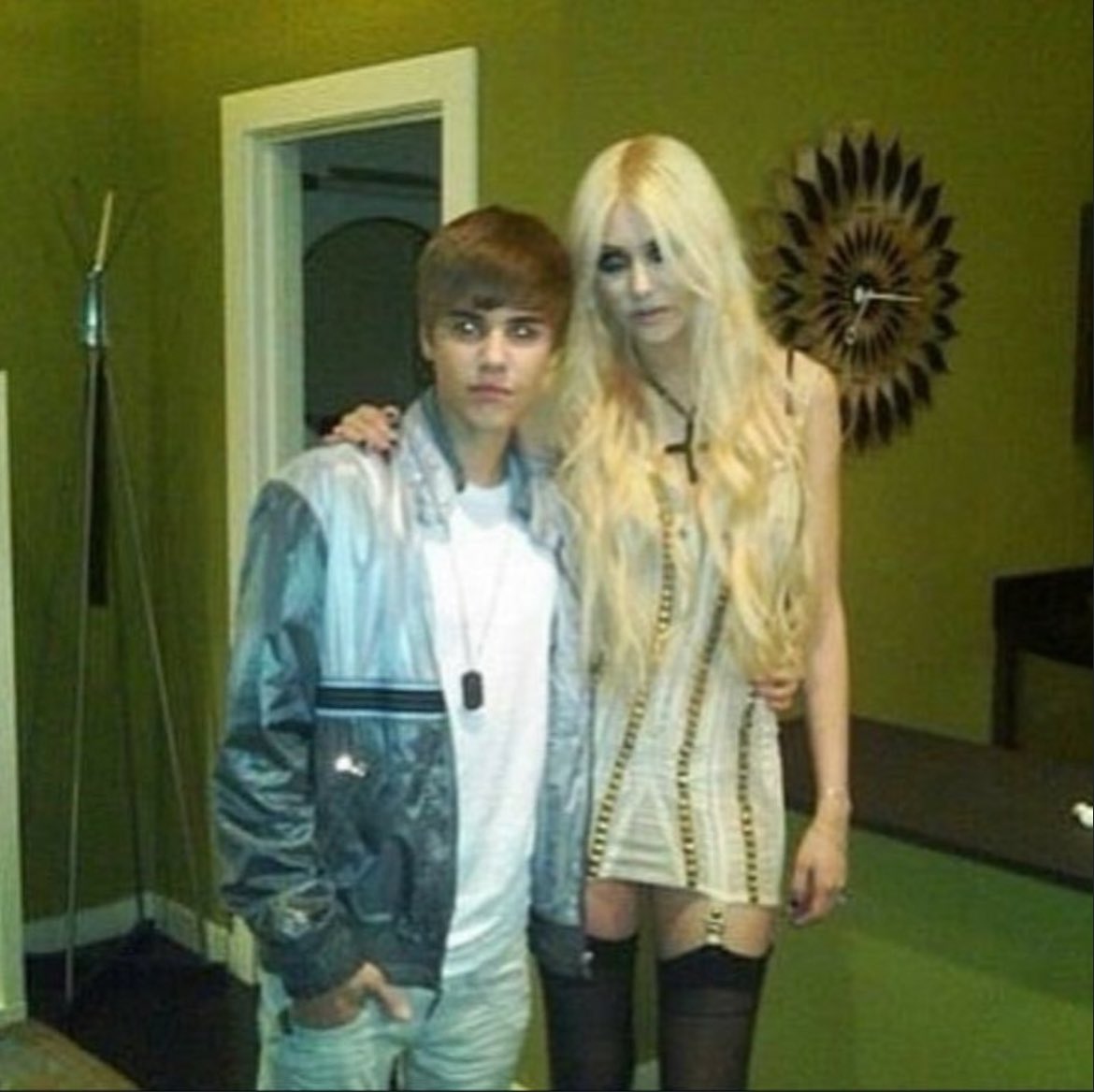 sophi ଘ(੭˃ᴗ˂)੭ tweet media