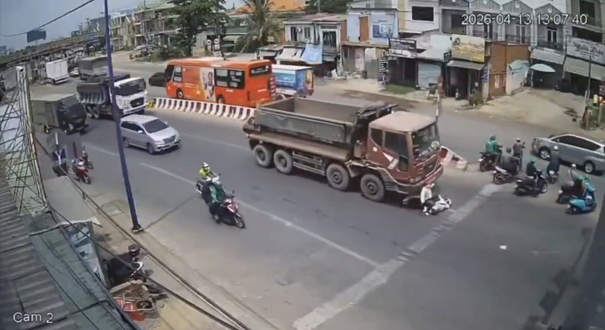 一只老母猪 tweet media