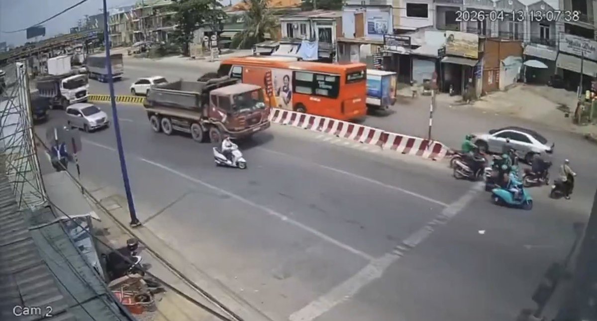 一只老母猪 tweet media